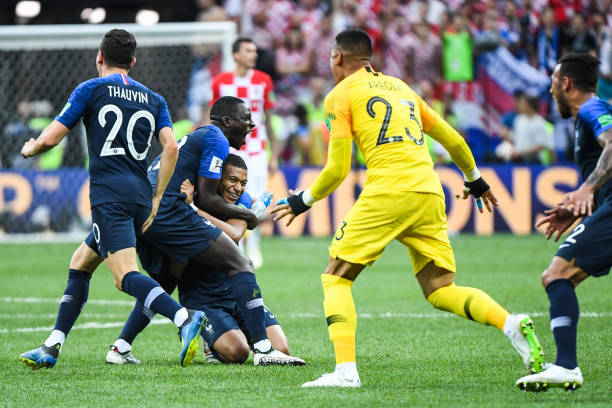 他们在小组 他们在小组